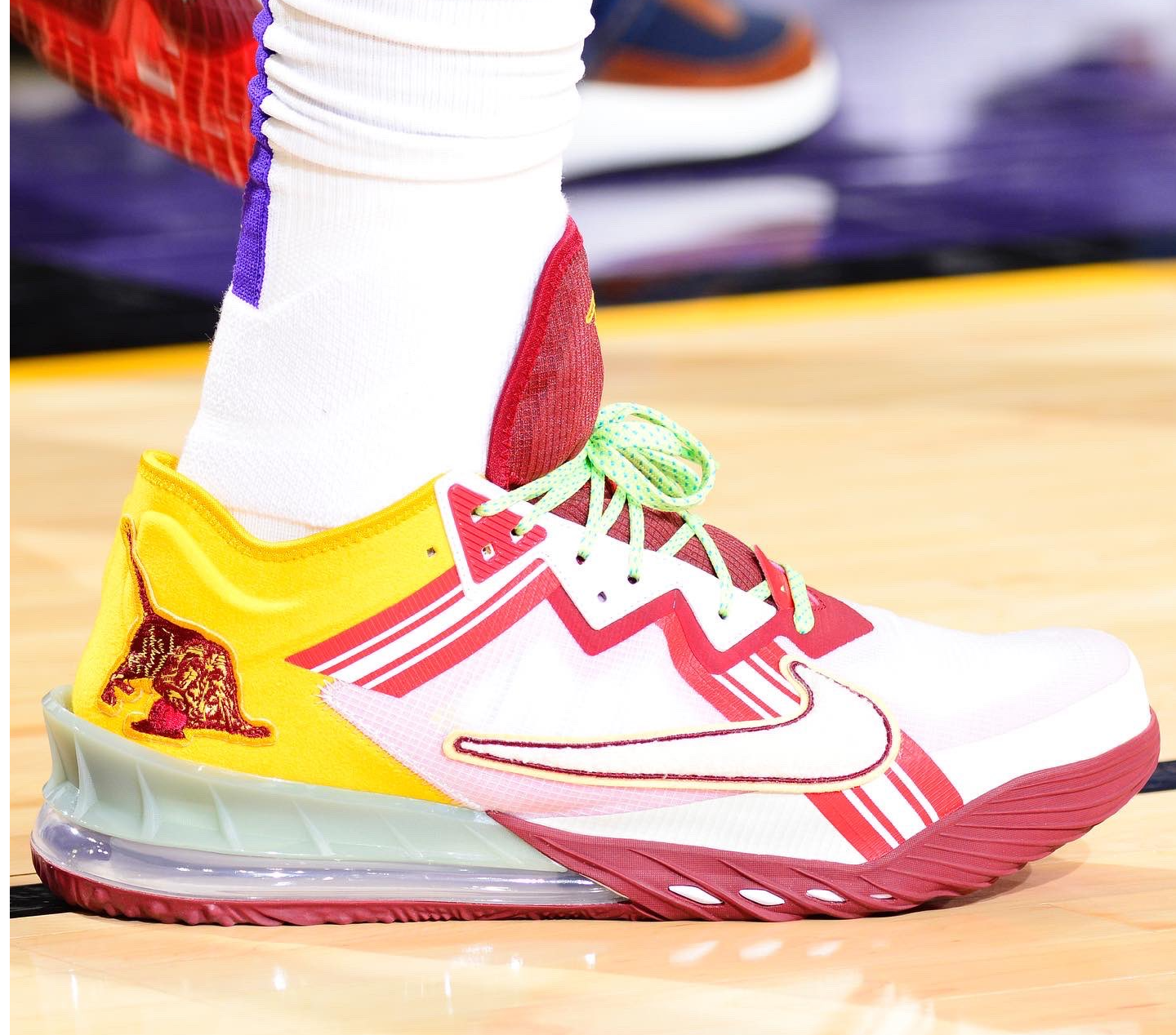 Giày Nike LeBron 18 x Mimi Plange 'Higher Learning' CV7562-102 - Ảnh 4