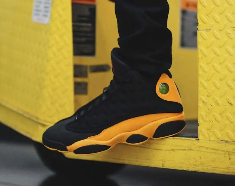 Alternative view of Giày Nike Air Jordan 13 Retro GS 'Melo Class of 2002' B-Grade 884129-035