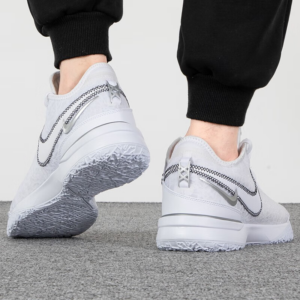 Giay Nike LeBron NXXT Gen EP 'White Metallic Silver' DR8788-101