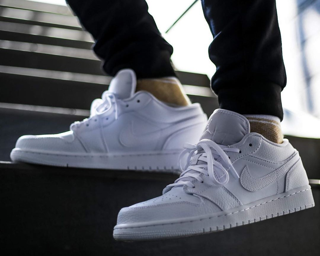 Giày Nike Air Jordan 1 Retro Low 'Pure Platinum' 553558-170 - Ảnh 4