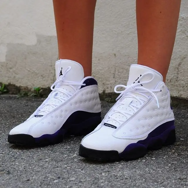 Alternative view of Giày Nike Air Jordan 13 Retro GS 'Lakers' 884129-105