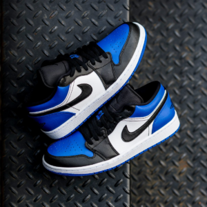 Alternative view of Giày Nike Air Jordan 1 Low GS 'Royal Toe' CQ9486-400