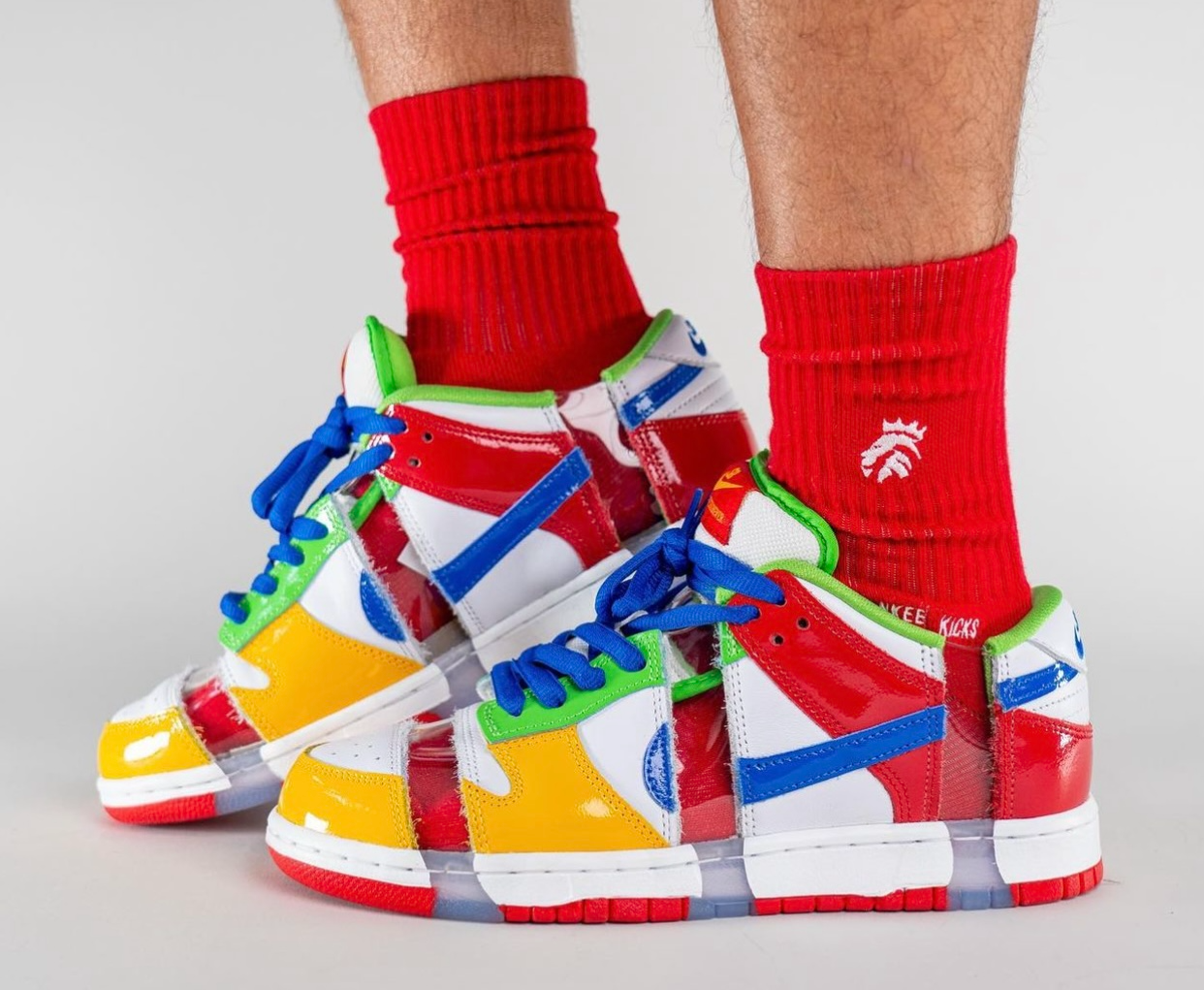 Giay Nike SB Dunk Low 'Sandy Bodecker' FD8777-100