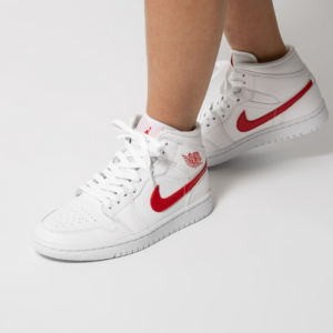 Alternative view of Giày Nike Wmns Air Jordan 1 Mid 'White University Red' BQ6472-106