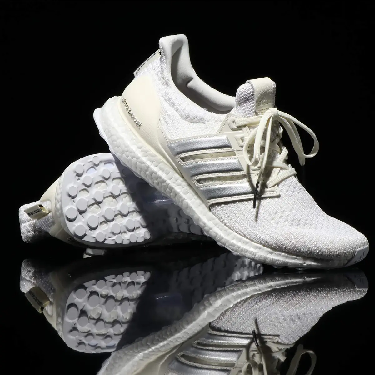 Alternative view of Giày Adidas Game Of Thrones x Wmns UltraBoost 4.0 'House Targaryen'  EE3711