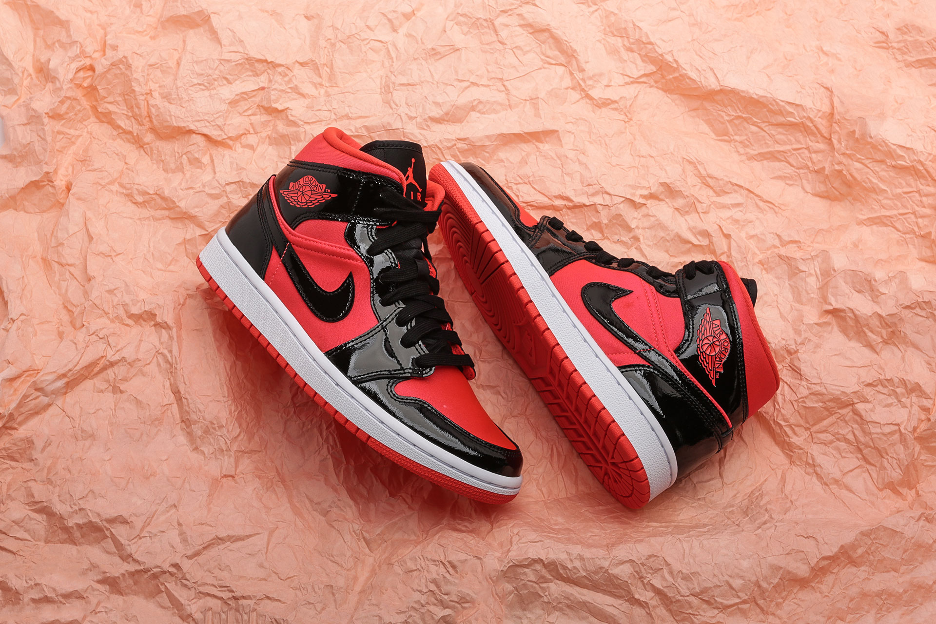 Giày Nike Air Jordan 1 Mid 'Hot Bred Punch' BQ6472-600 - Ảnh 8