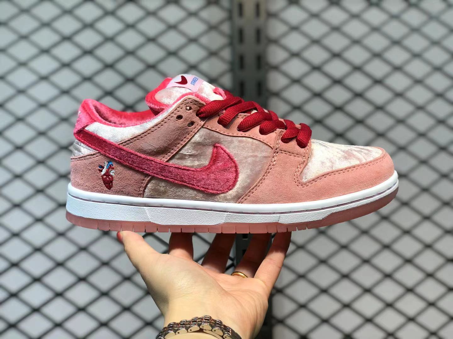 Giày Nike StrangeLove x Dunk Low SB 'Valentine's Day' CT2552-800 - Ảnh 8
