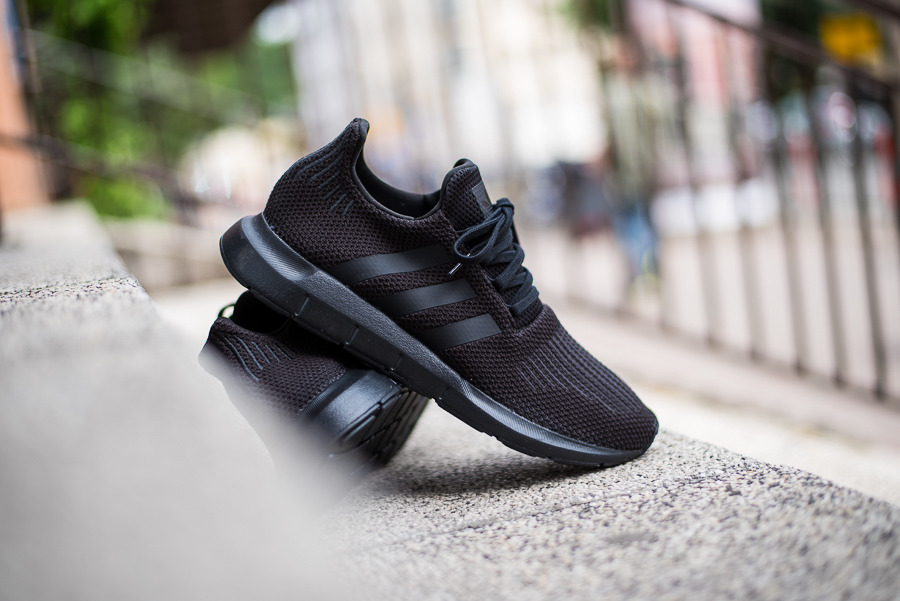 Giày Adidas Swift Run 'Core Black' AQ0863 - Ảnh 3