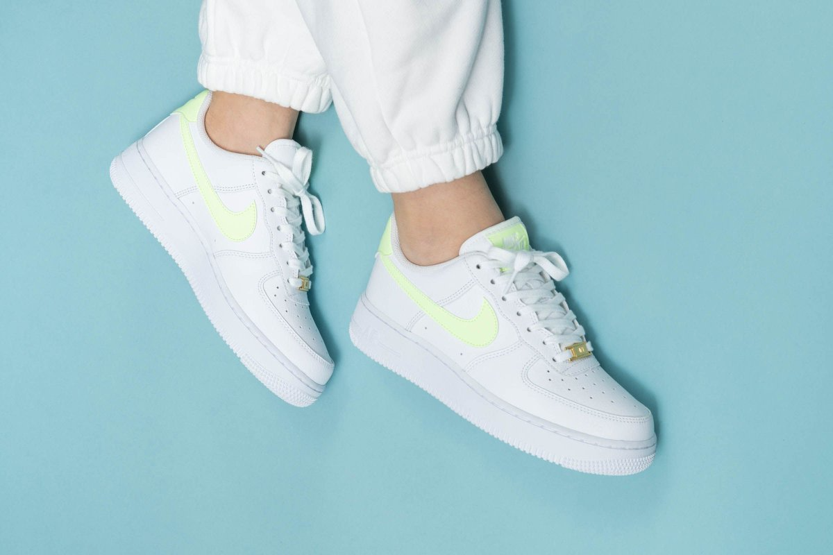 Giày Nike Wmns Air Force 1 Low 'Barely Volt' 315115-155 - Ảnh 6