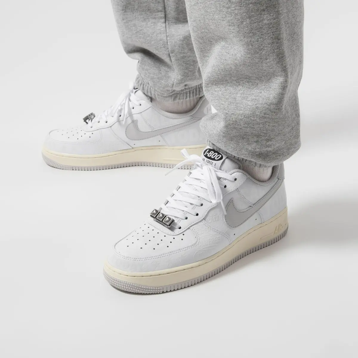 Alternative view of Giày Nike Air Force 1 '07 Premium '1-800 Toll Free' CJ1631-100