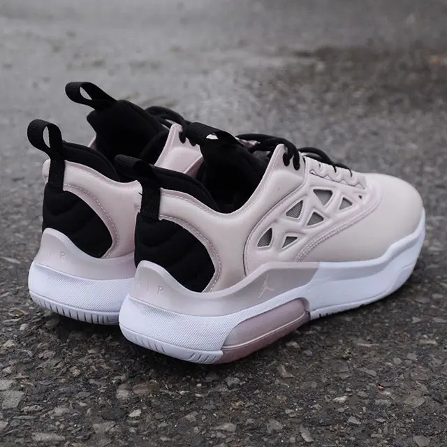 Alternative view of Giày Nike Wmns Jordan Air Max 200 XX 'Barely Rose' AV5186-005
