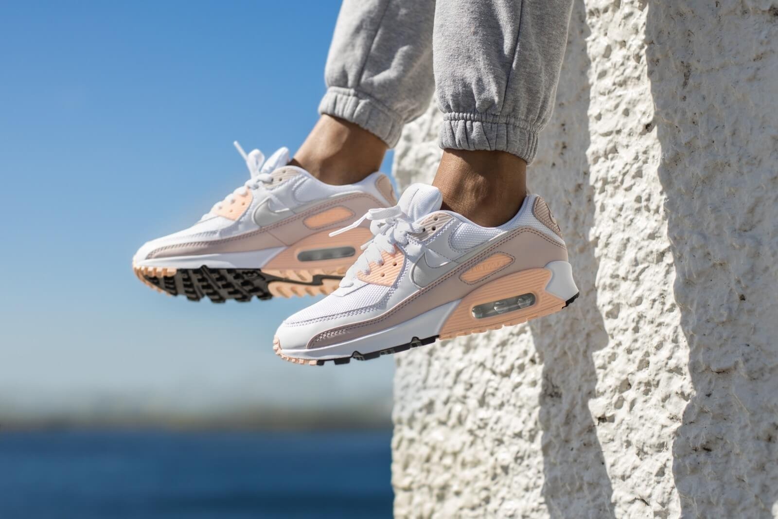 Giày Nike Air Max 90 'White Barely Rose' (W) CT1030-101 - Ảnh 2