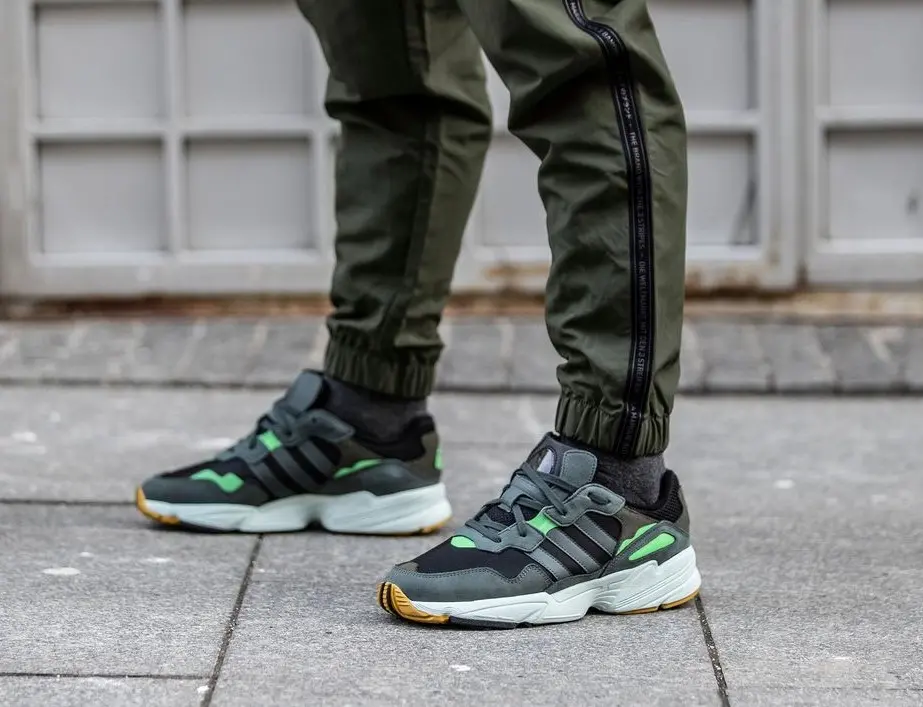 Alternative view of Giày Adidas Yung-96 'Olive Gum' F35018