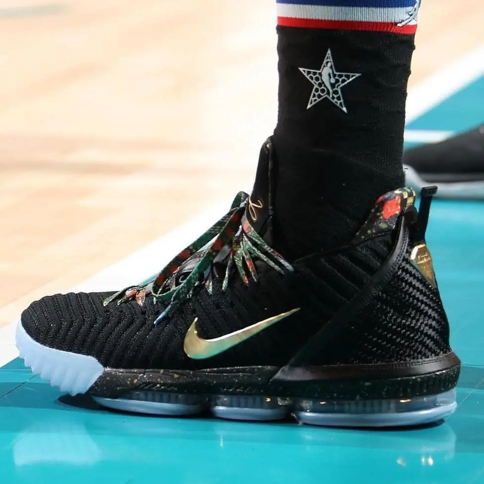Alternative view of Giày Nike LeBron 16 KC 'Watch The Throne' CI1518-001