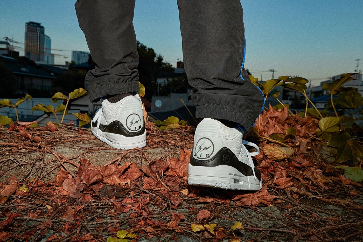 Giày Nike Fragment Design x Air Jordan 3 Retro SP 'White' DA3595-100 - Ảnh 3