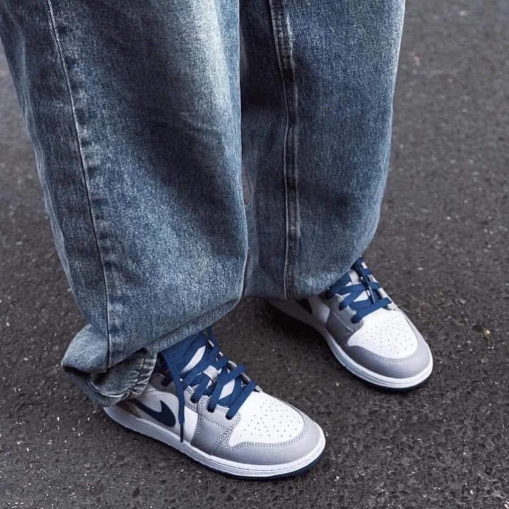 Giay Nike Air Jordan 1 Mid GS 'True Blue Cement' DQ8423-014