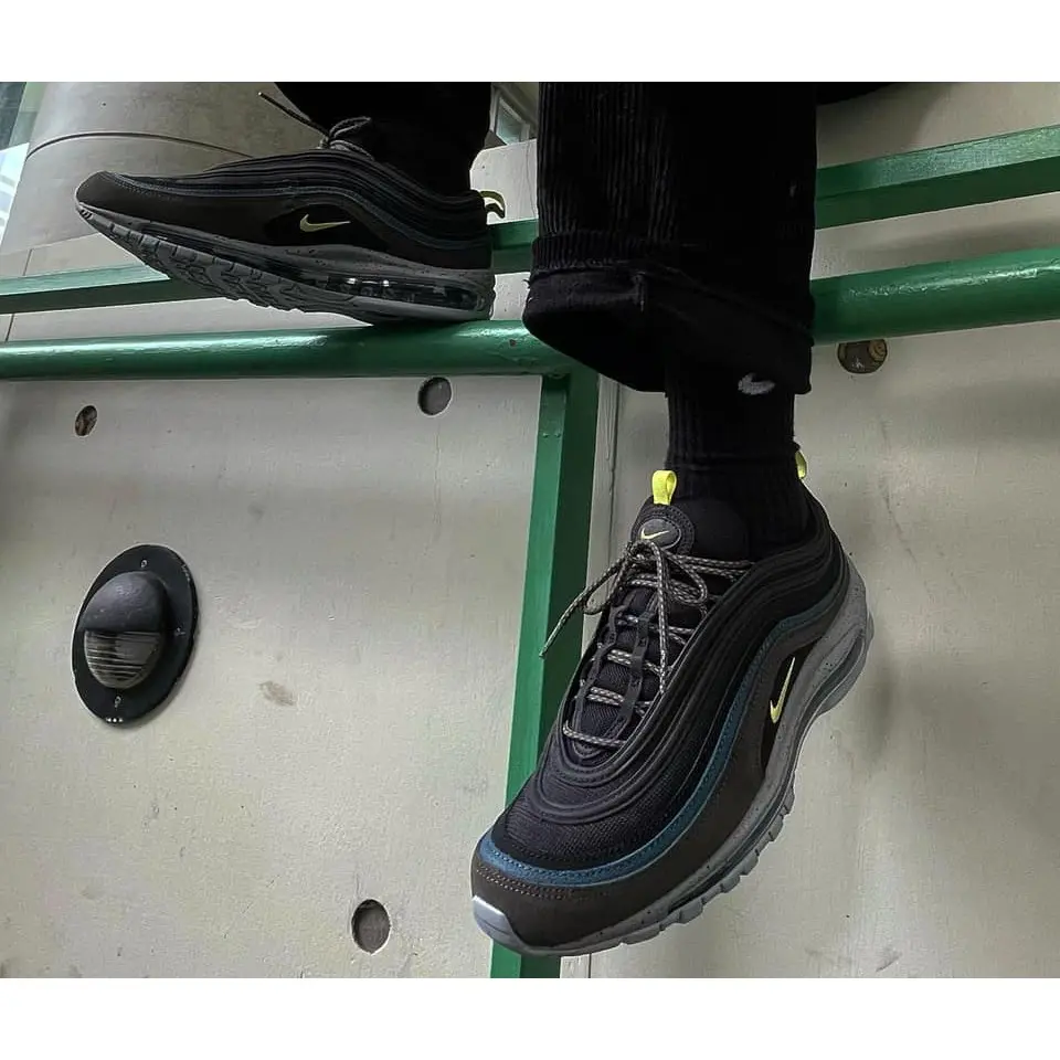 Alternative view of Giày Nike Air Max 97 'Newsprint' DB4611-001