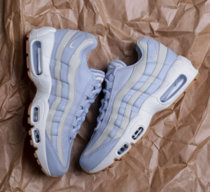 Alternative view of Giày Nike Air Max 95 'Baby Blue Royal Tint Pure Platinum' 307960-403