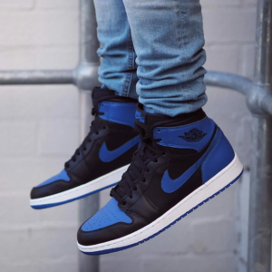 Alternative view of Giày Nike Air Jordan 1 Mid 'Hyper Royal' 554724-077