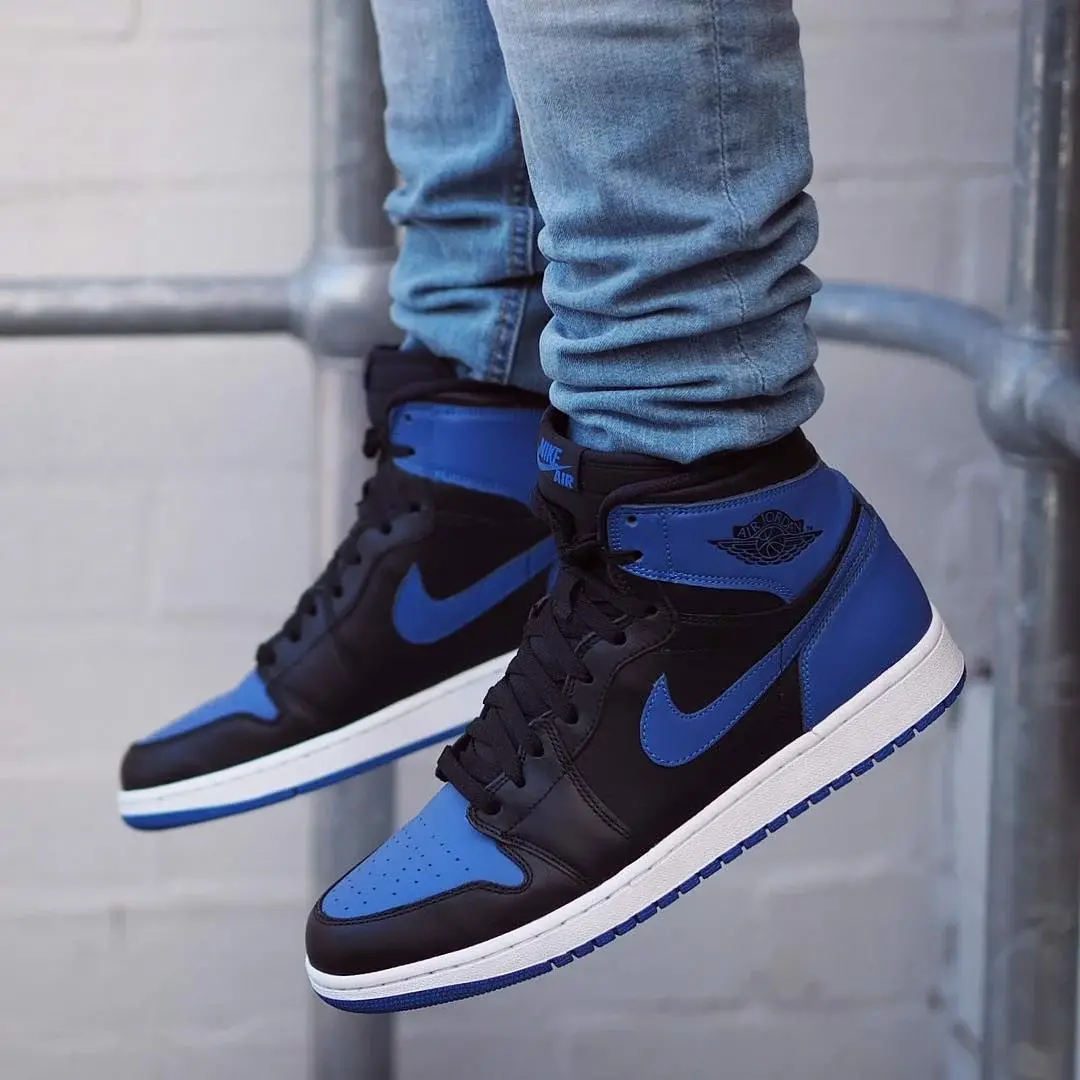 Alternative view of Giày Nike Air Jordan 1 Mid 'Hyper Royal' 554724-077