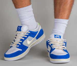 Giay Nike Dunk Low Pro SB 'Fly Streetwear' DQ5130-400