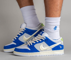 Giay Nike Dunk Low Pro SB 'Fly Streetwear' DQ5130-400