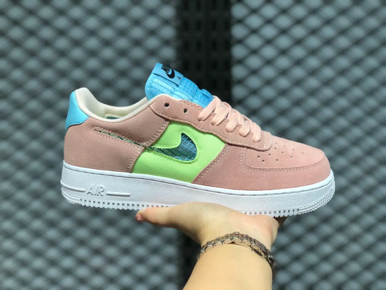 Alternative view of Giày Nike Air Force 1 Low Washed Coral Ghost Green CJ1647-600
