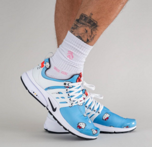Alternative view of Giày Nike x Hello Kitty Air Presto 'University Blue' DV3770-400
