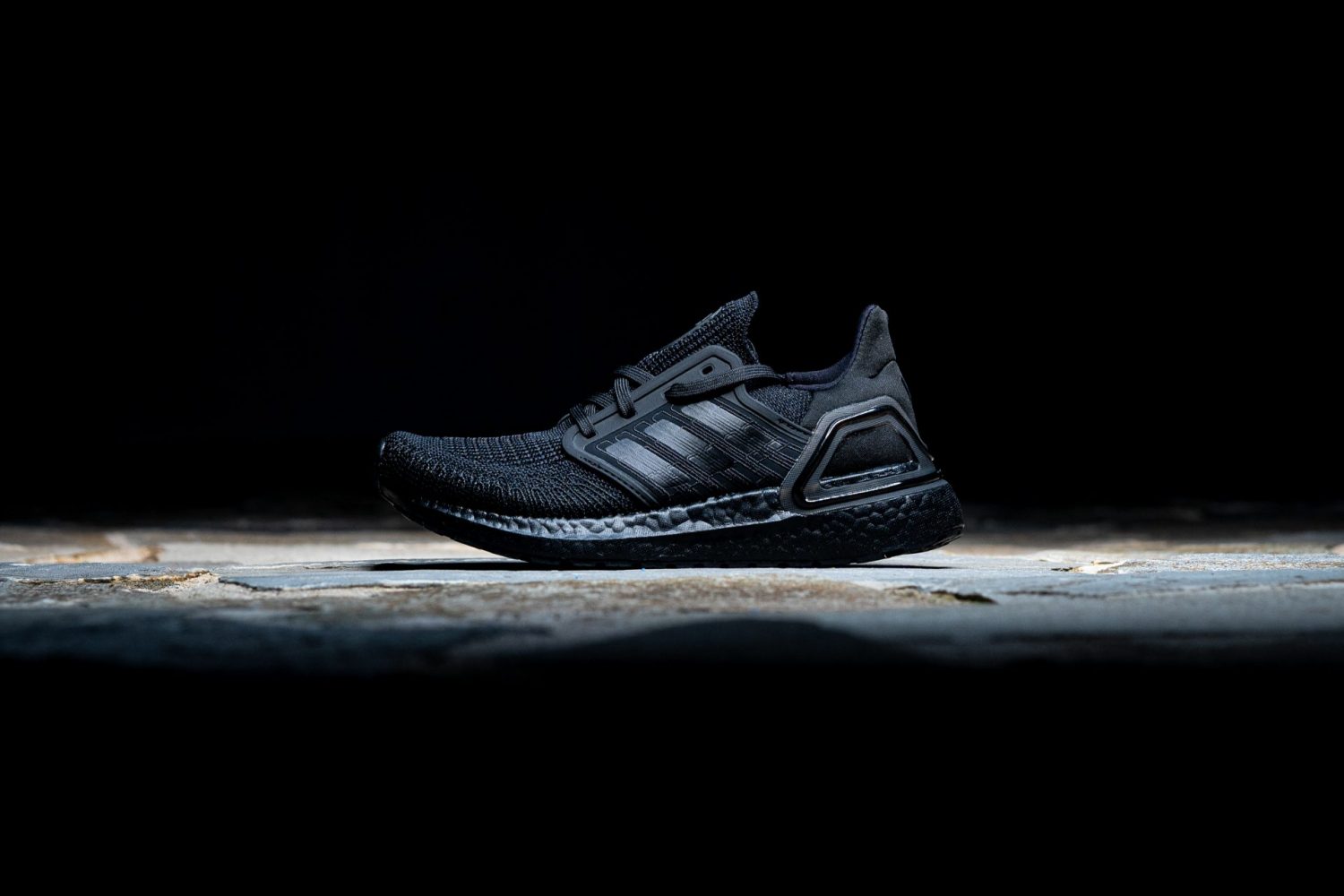 Giày Adidas Wmns UltraBoost 20 'Triple Black' FU8498 - Ảnh 5