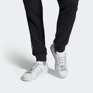 Alternative view of Giày Adidas Wmns Superstar 'White Iridescent Animal Print' FV3392