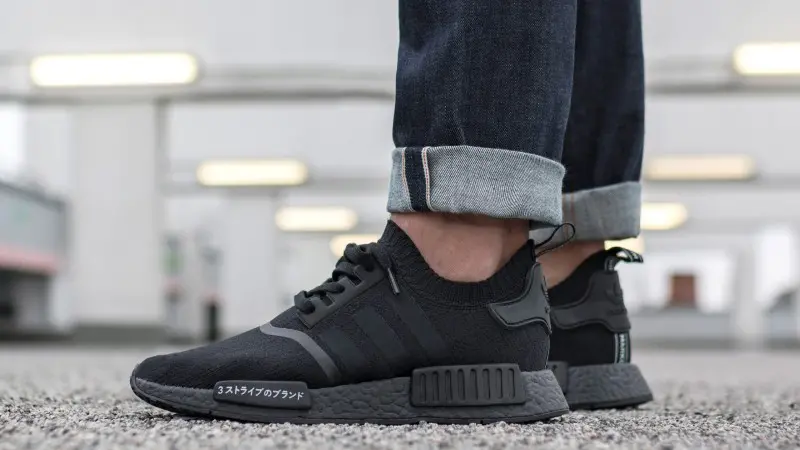 Alternative view of Giày Adidas NMD_R1 'Triple Black' FV9015