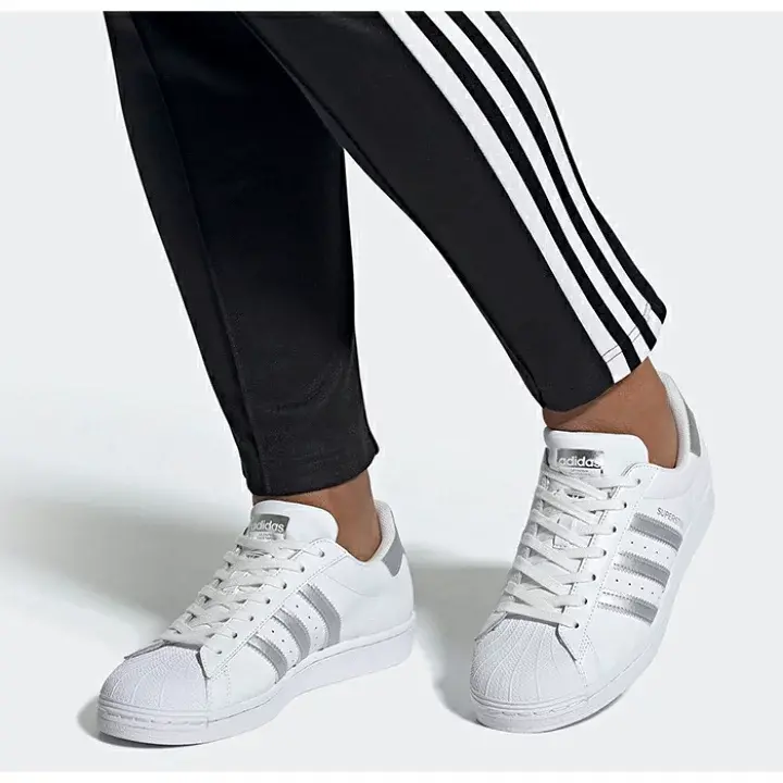 Alternative view of Giày Adidas Superstar 'White Silver Metallic' FX2329