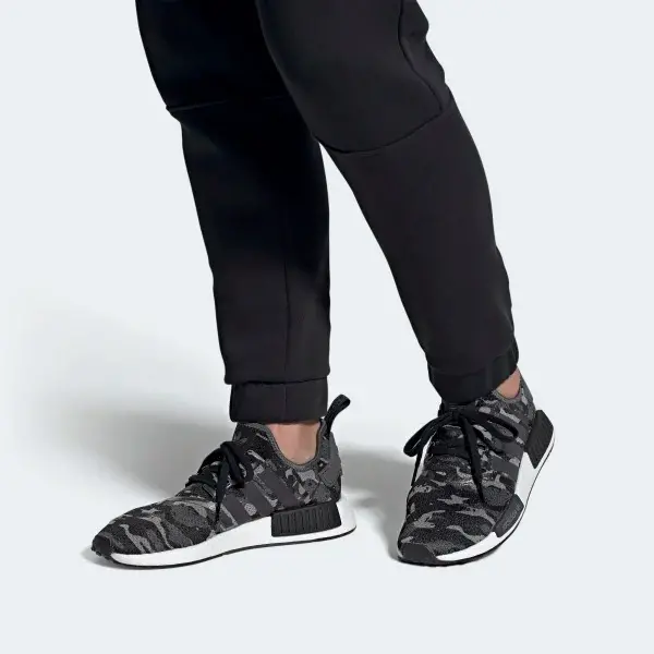 Alternative view of Giày Adidas NMD_R1 'Grey Camo' FZ0077