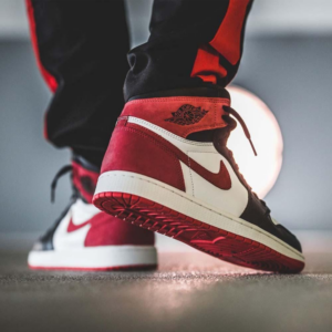 Alternative view of Giày Nike Air Jordan 1 Retro High Track 'Red' 555088-112