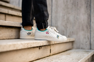 Alternative view of Giày Adidas Arizona x Superstar 'Have an Iced Day Chalk White' GZ2874