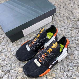 Alternative view of Giày Adidas NMD_R1 V2 'Black Coral' FY3523