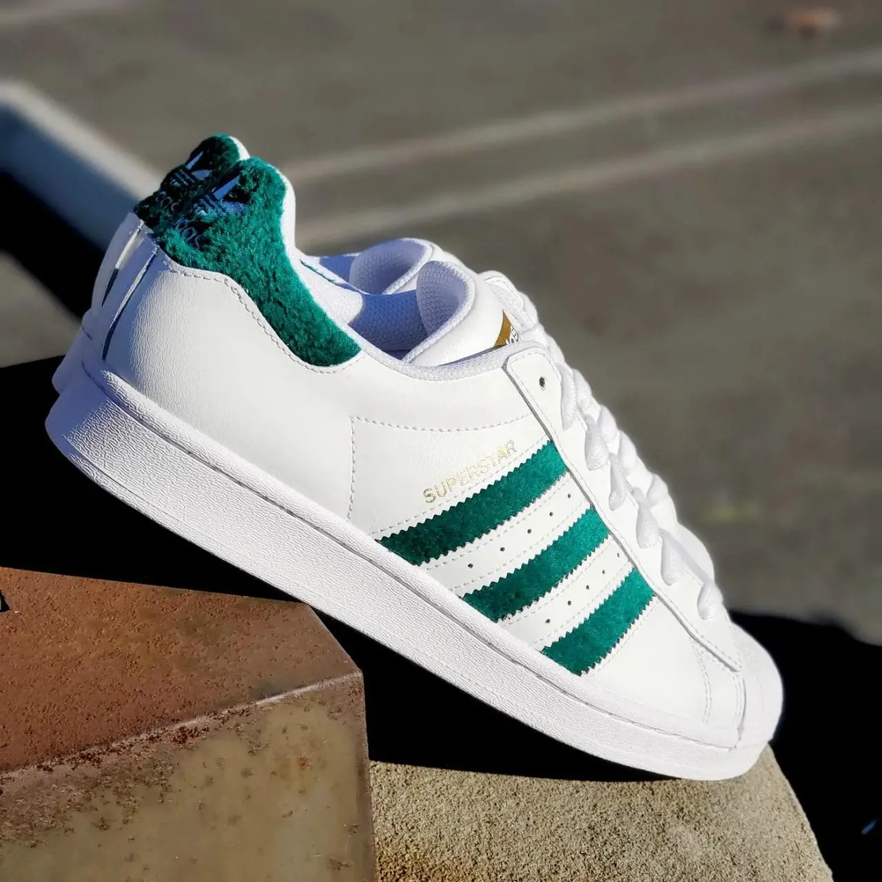 Alternative view of Giày Adidas Superstar 'Cloud White' H00190
