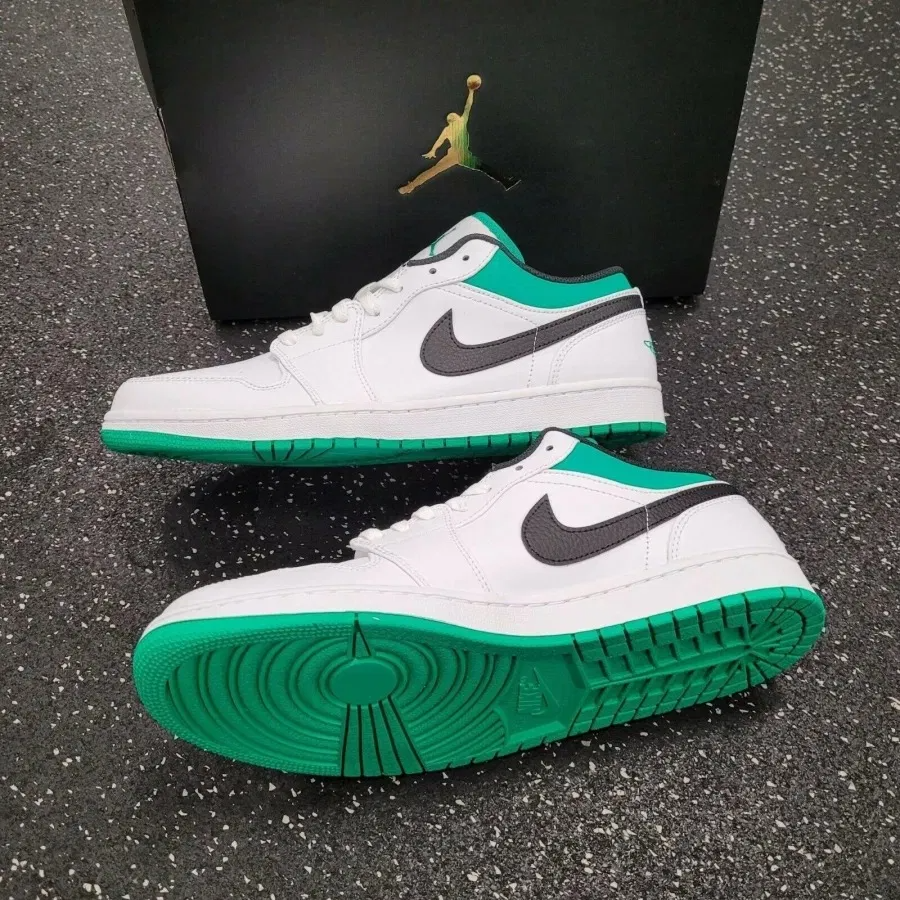 Giày Nike Air Jordan 1 Low GS 'White Lucky Green' 553560-129 - Ảnh 5