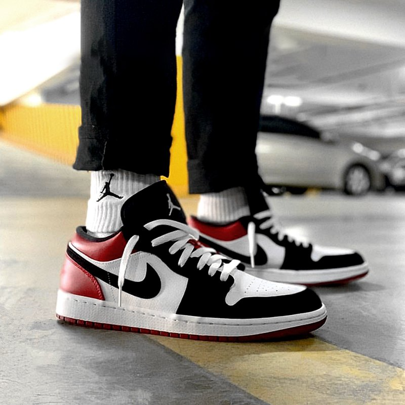 Giày Nike Air Jordan 1 Low GS 'Black Toe' 553560-116 - Ảnh 2