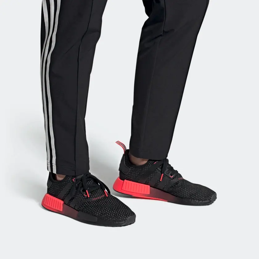 Alternative view of Giày Adidas NMD_R1 Knit 'Black Signal Pink' FV1738
