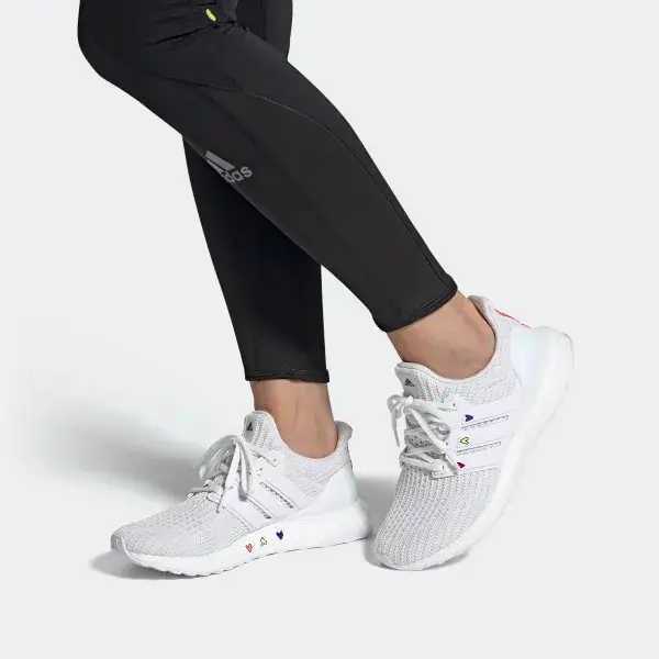 Alternative view of Giày Adidas Wmns UltraBoost 4.0 DNA 'White Hearts' GZ9232