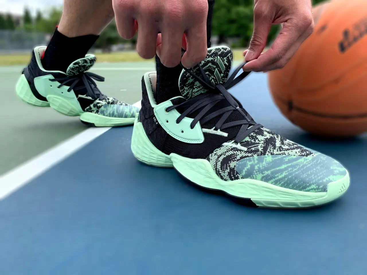 Alternative view of Giày Adidas Harden Vol. 4 'Glow Green' EF1000
