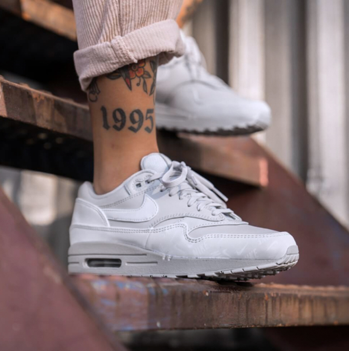 Giày Nike Wmns Air Max 1 LX 'Grey' 917691-002 - Ảnh 2