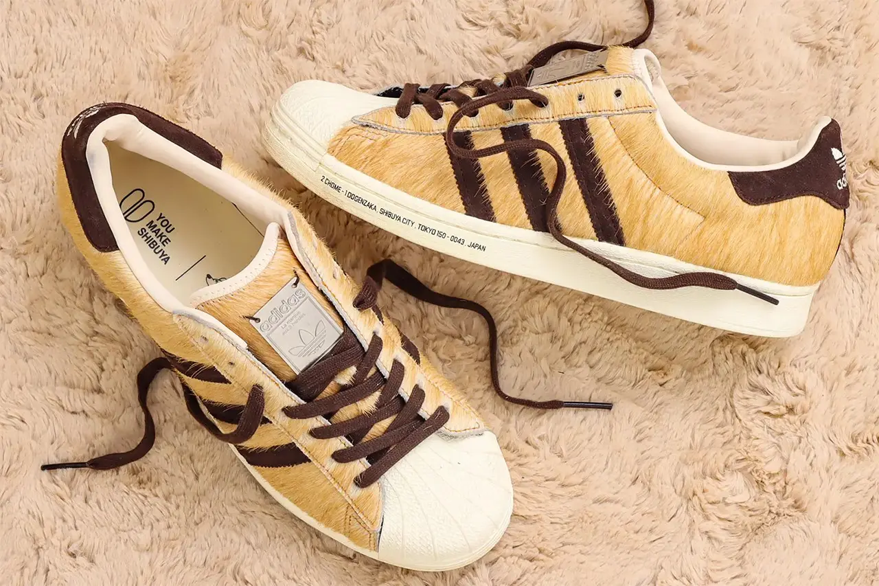 Giay Adidas Atmos x Superstar 'Hachiko' GW3471
