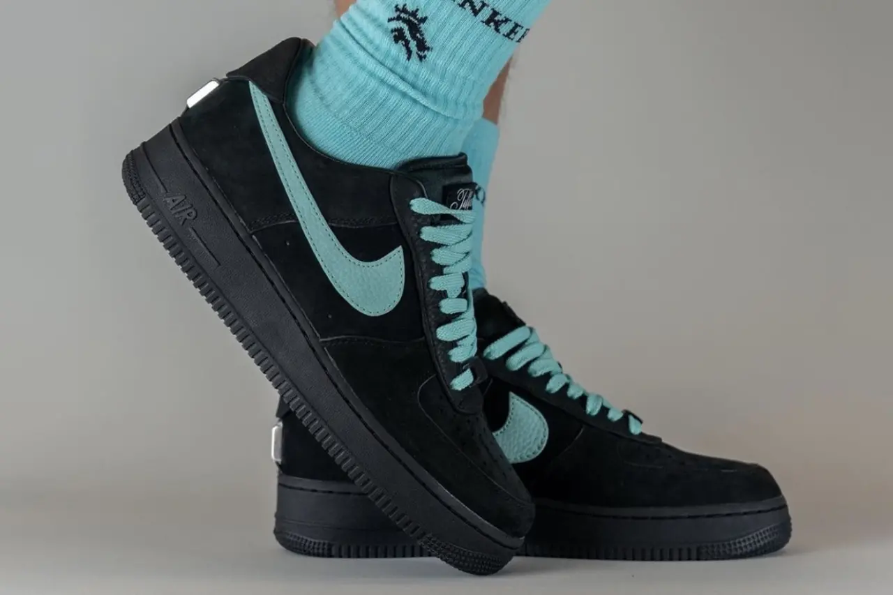 Giay Nike Air Force 1 Low SP 'Tiffany And Co' DZ1382-001