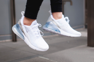 Alternative view of Giày Nike Air Max 270 'Triple White' AH8050-101
