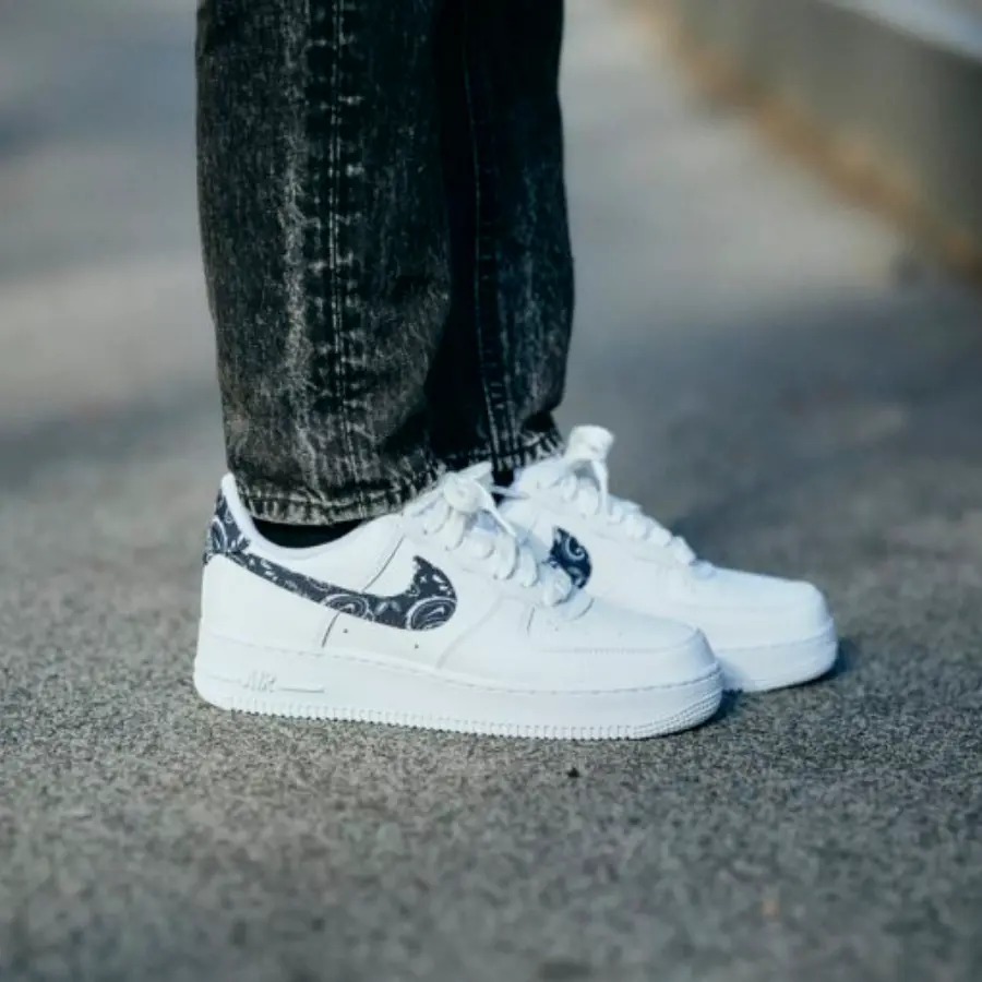 Alternative view of Giày Nike Wmns Air Force 1 '07 Essentials 'Black Paisley' DH4406-101