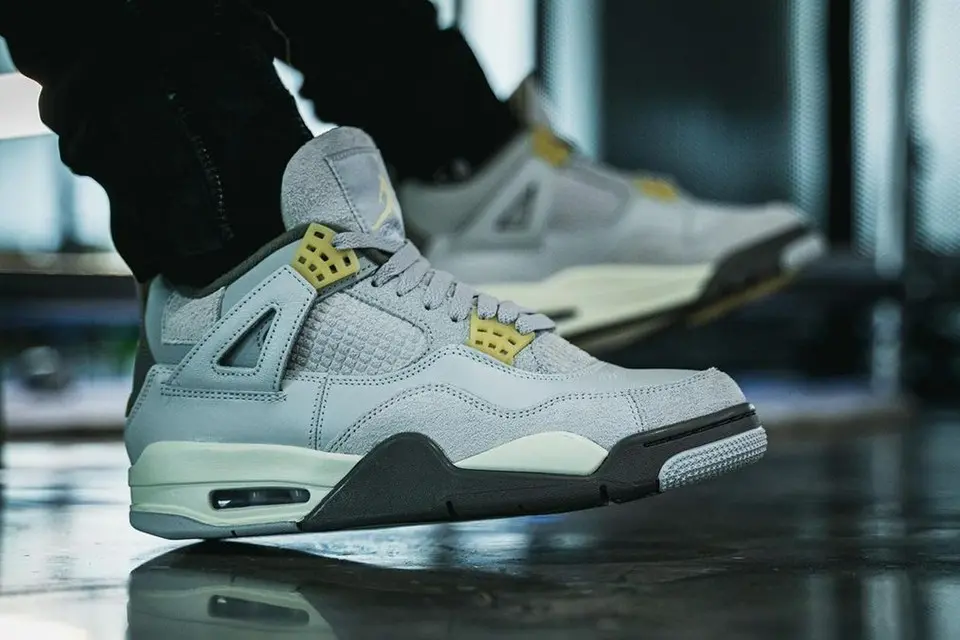 Giay Nike Air Jordan 4 Retro SE 'Craft' DV3742-021