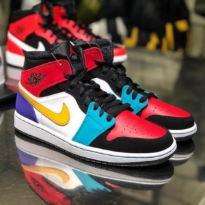 Alternative view of Giày Nike Air Jordan 1 Mid 'Bred Multicolor' 554724-125