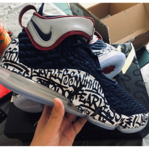 Alternative view of Giày Nike LeBron 17 EP 'LeBron 4 Cold Blue Graffiti' CT6052-400